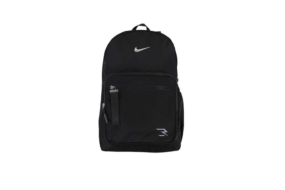 Mochila Nike negra con bolsillos frontales y Swoosh blanco