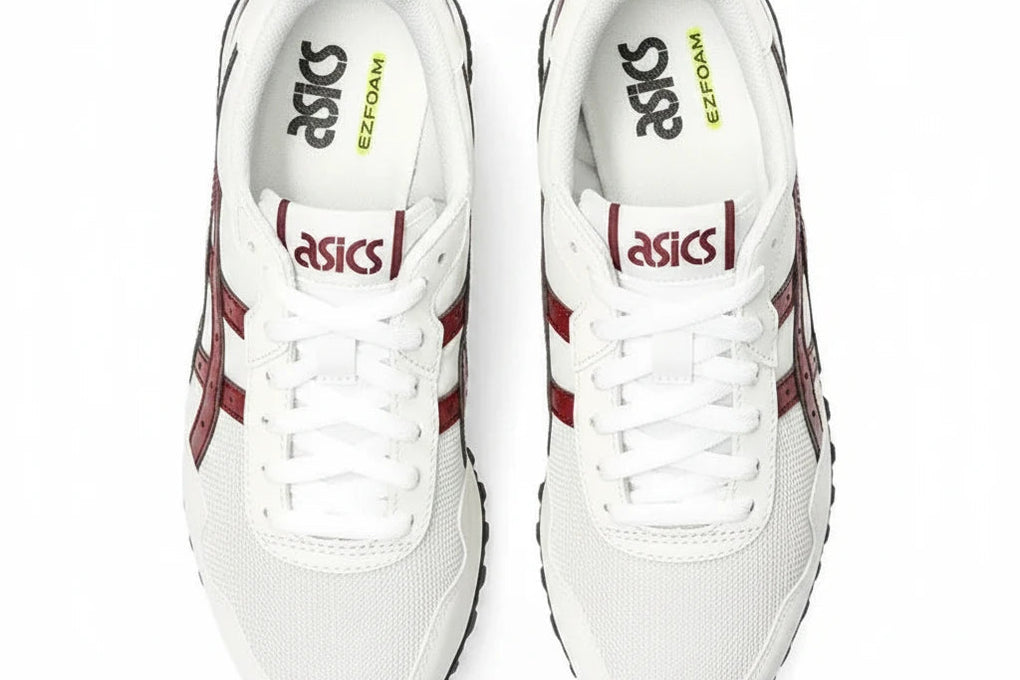 ASICS Tiger Runner II para mujer en Crema/Burdeos, vista superior del par