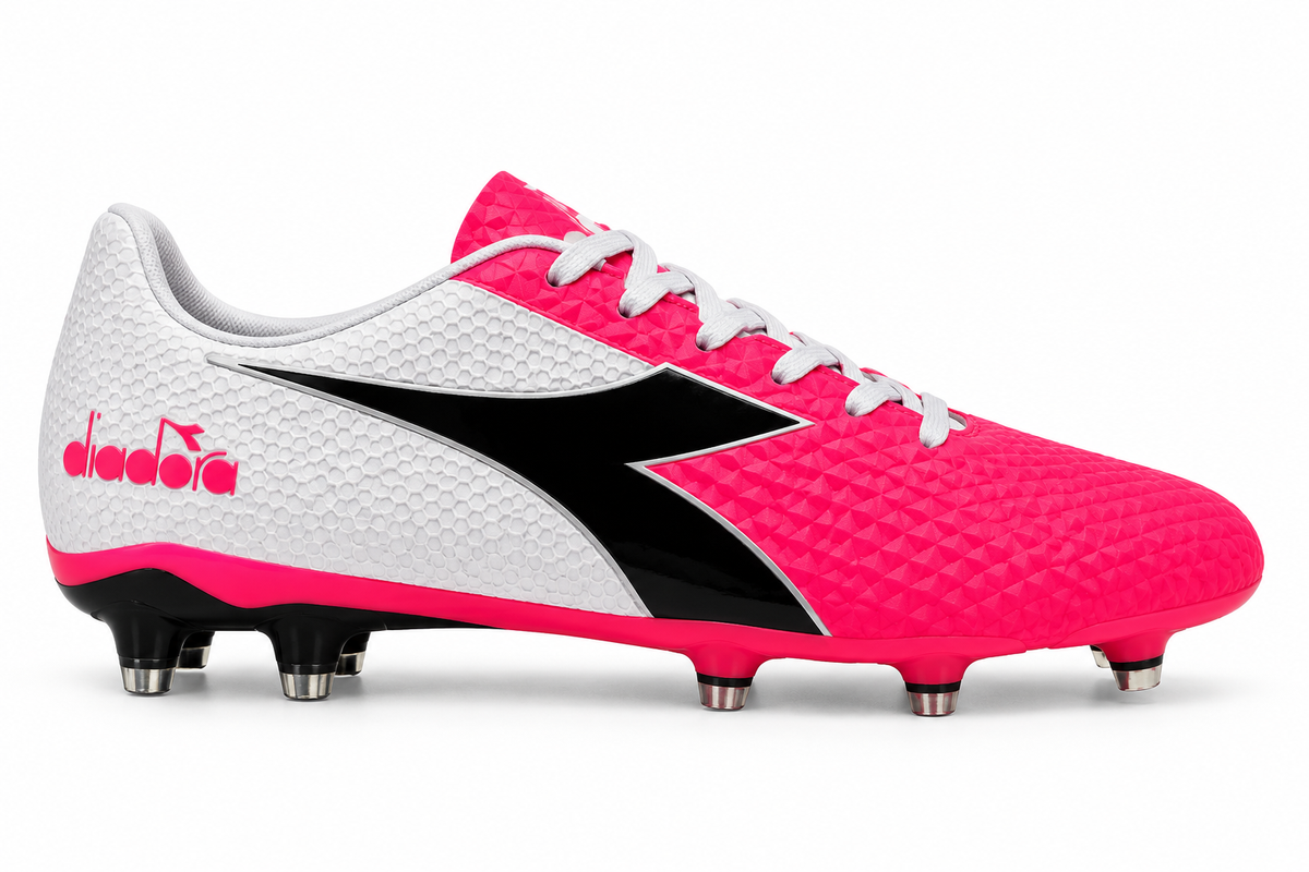 Tacos de fútbol Diadora color rosado y blanco con cierre de cordones