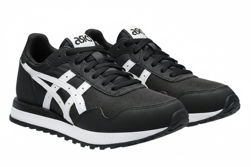 ASICS Tiger Runner II para mujer en Negro/Blanco, vista frontal en ángulo