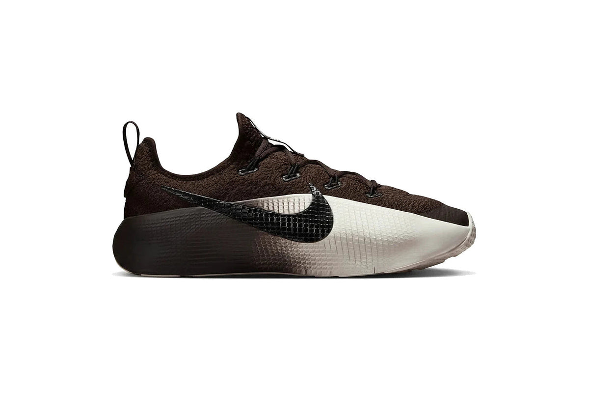 LeBron Velvet Brown — fotografía 1