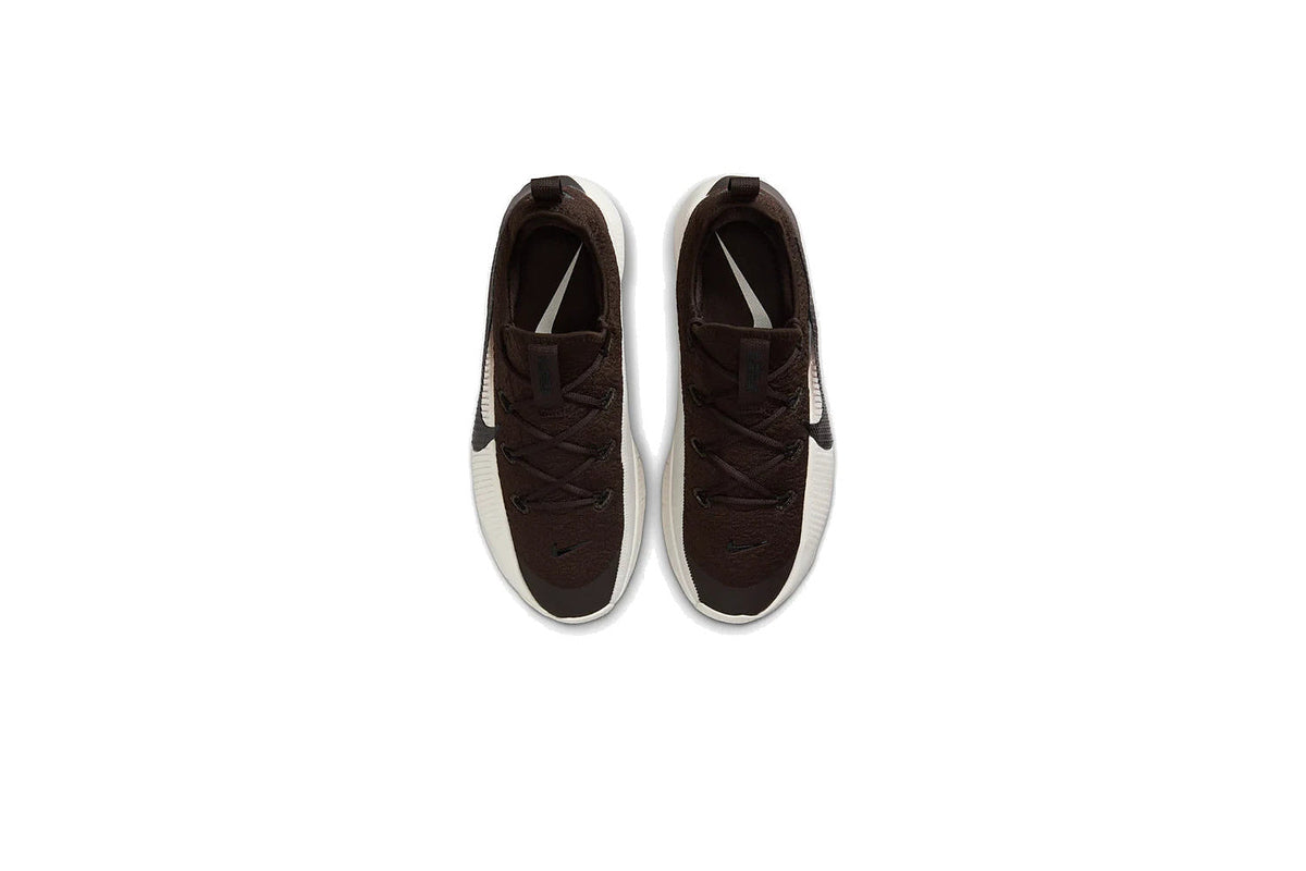 LeBron Velvet Brown — fotografía 3